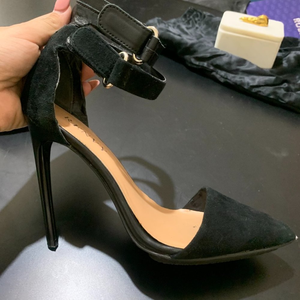 renvy black stilleto heels